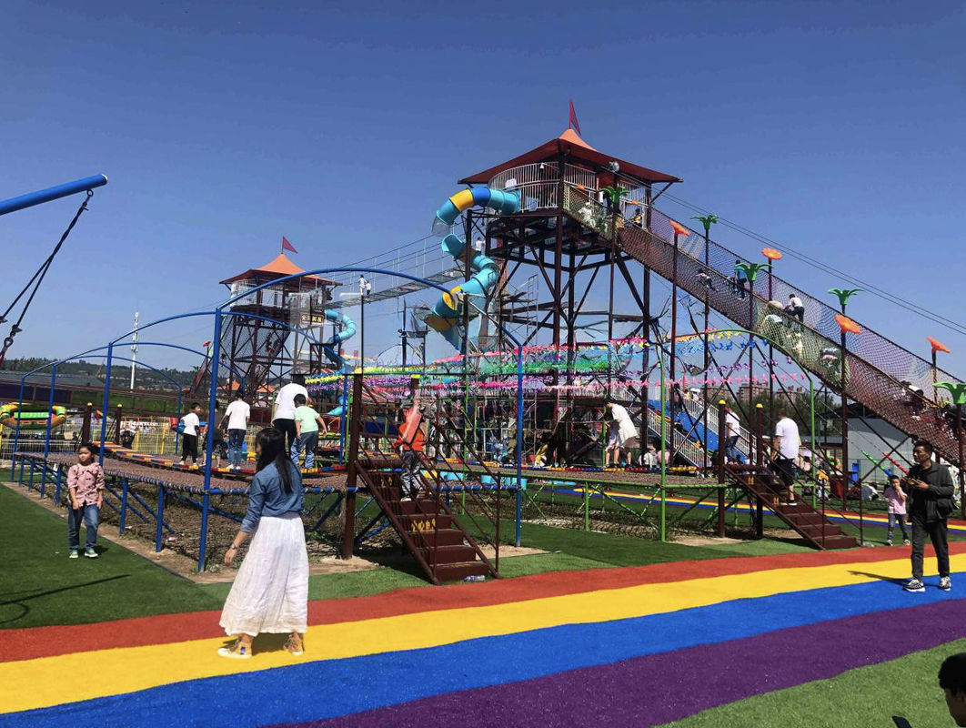 Peralatan Slide Sky Trail Tingkatkan Olahraga Luar Ruangan Pemandangan Kastil Terbang Besar